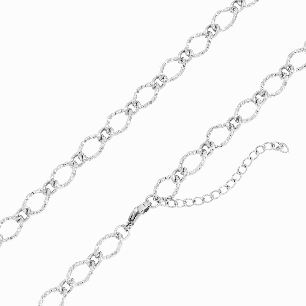 ORRÉ Hammered Oval Chain Necklace in silver — product detail photograph