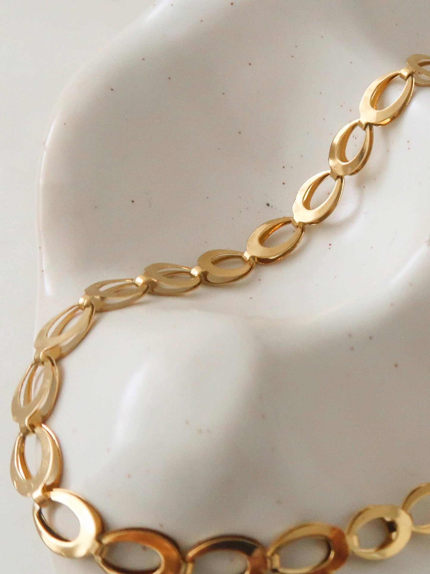 Oval Interlock necklace